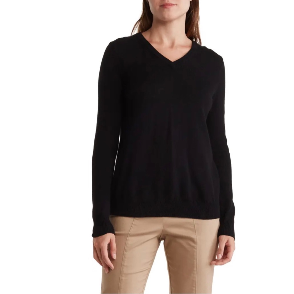 NWOT💝AMICALE Cashmere V-Neck Sweater Size S